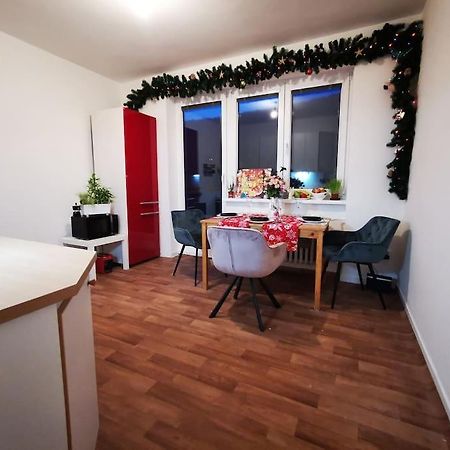 Cely Apartman Podlesi 54M2 S Dvema Balkony A S Novou Manzelskou Posteli, Zatim Neni Na Fotkach Apartment Brno Exterior photo